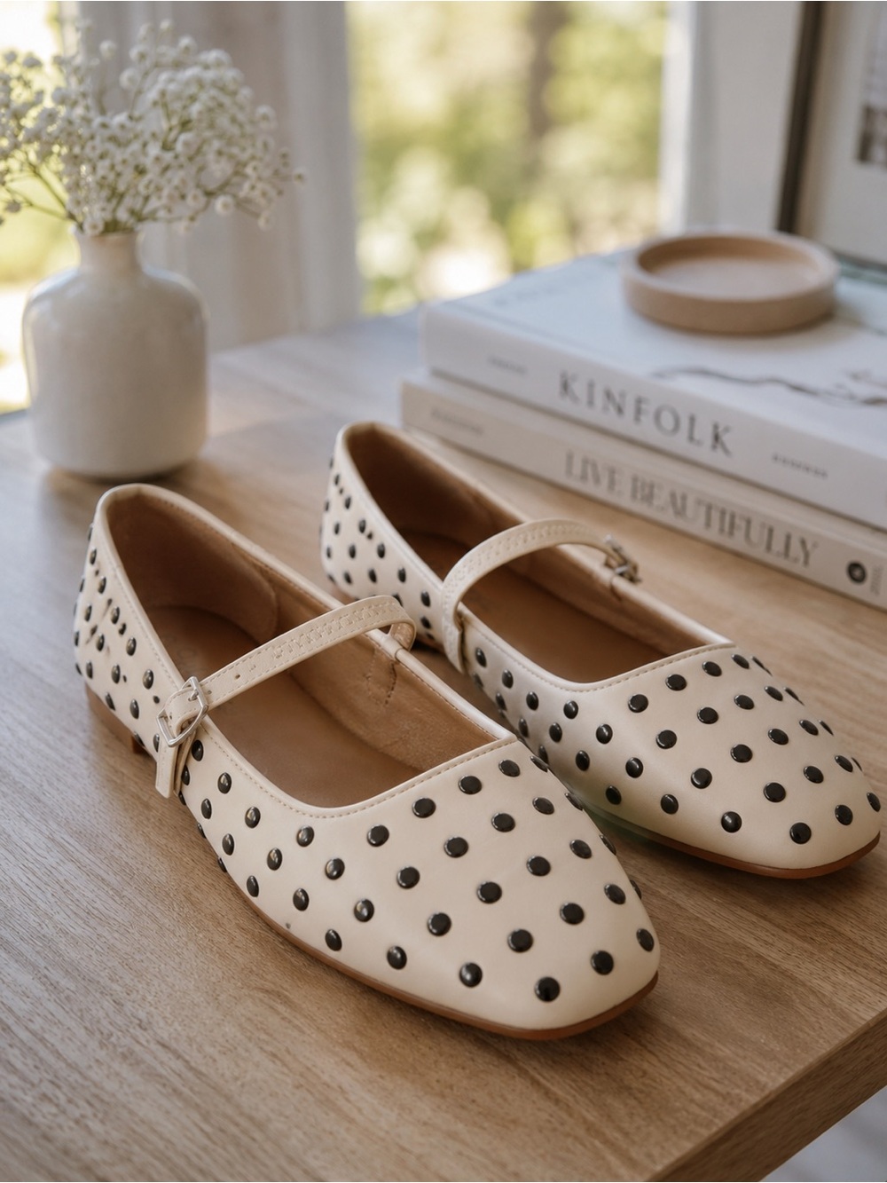 NWT Ophelia Roe Ivory Studded Mary Jane Ballet Flats Memory Foam Size 6